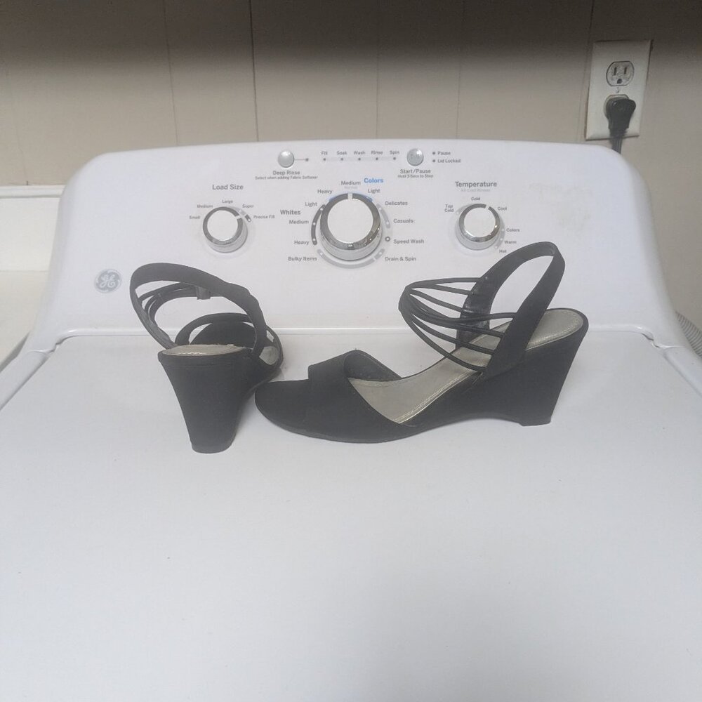 Impo Black Wedge Heels Size 8. Perfect for any occasion. Open toe. Elegant!